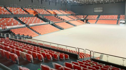 場(chǎng)館座椅的“骨骼”之謎：吹塑 vs 注塑，為何征途座椅選擇氣輔注塑？?